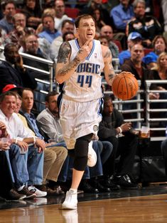 西布朗旧将罗布森-卡努出售饮料公司股份，赚了1500万英镑